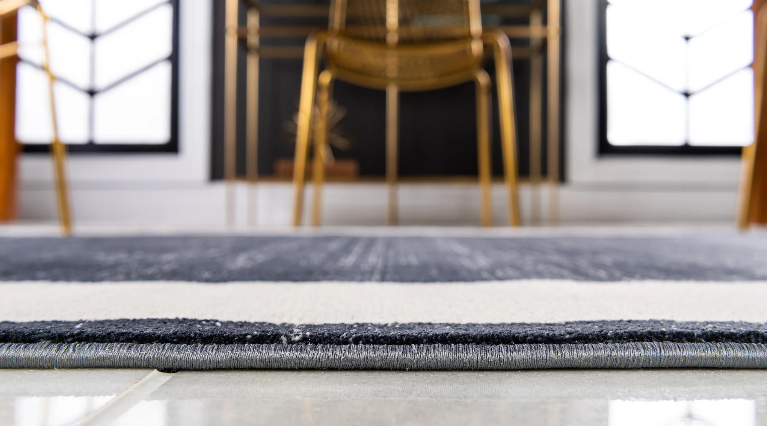 Brysen Modern Border Rug from Unique Loom